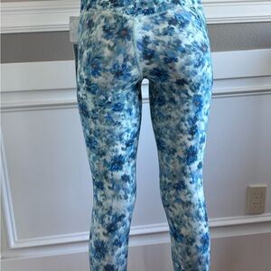 NWT  ATHLETA Small, Salutation Stash  7/8 Tight